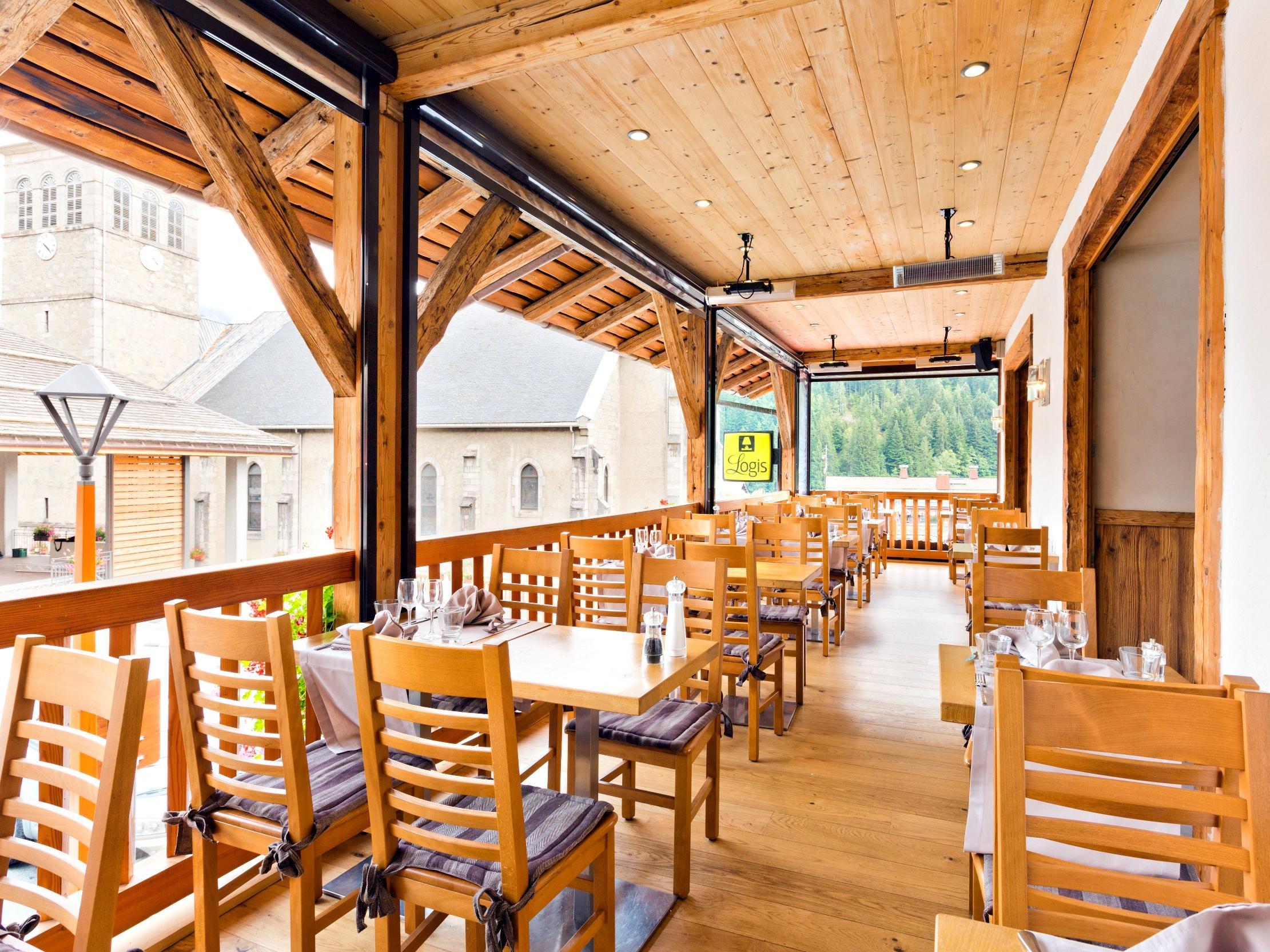 Logis La Croix-saint-maurice Hotel