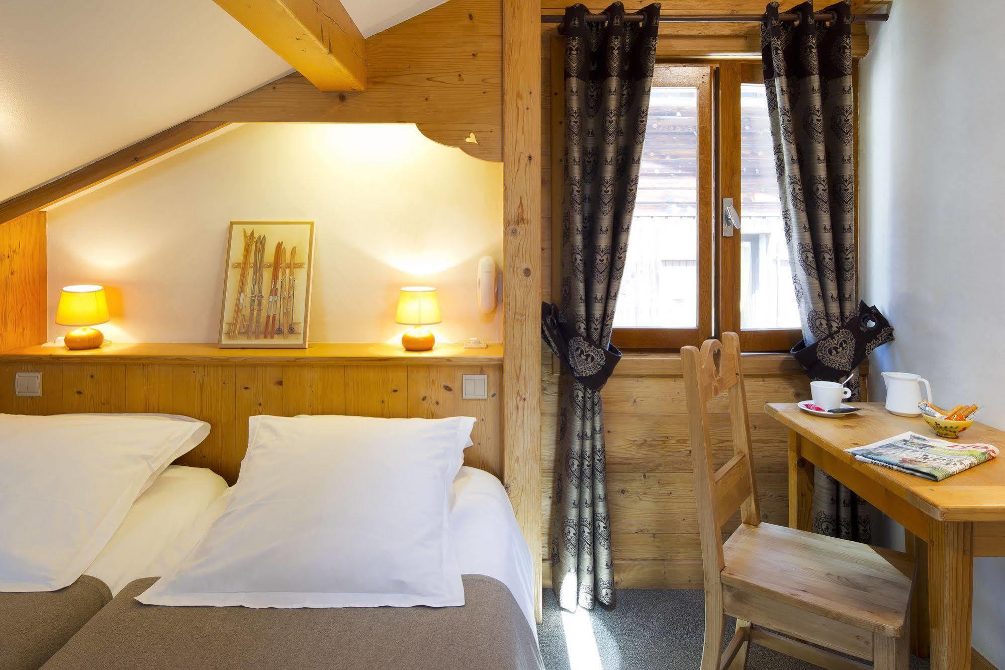 Hotel Logis La Croix-saint-maurice 3*